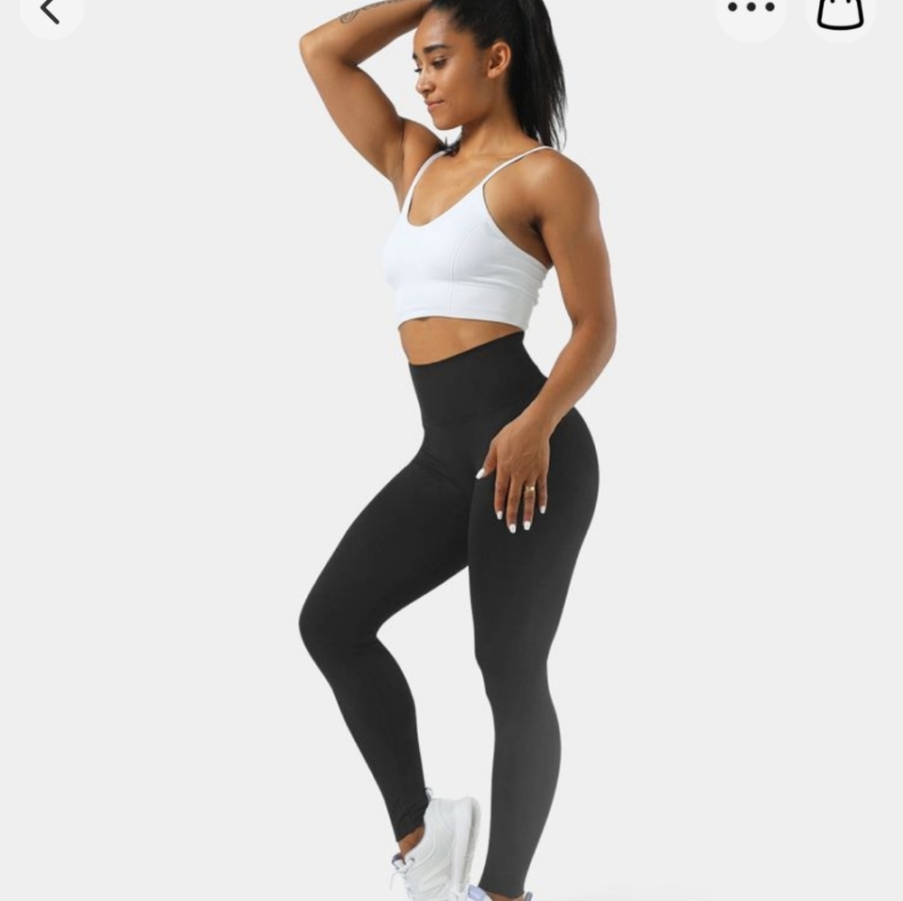 Halara Seamless flow high waisted butt lifting leggins.